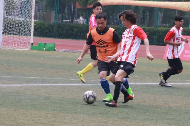 余嘉豪20+7浙江逆转北控 周鹏24分深圳胜宁波