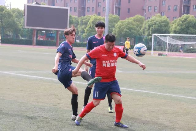 巴萨官网盘点：俱乐部拥有15个金球奖