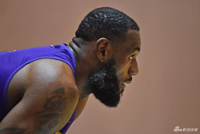 隆多：我绝对有能力当NBA主教练 一直在向雄鹿教练组虚心取经